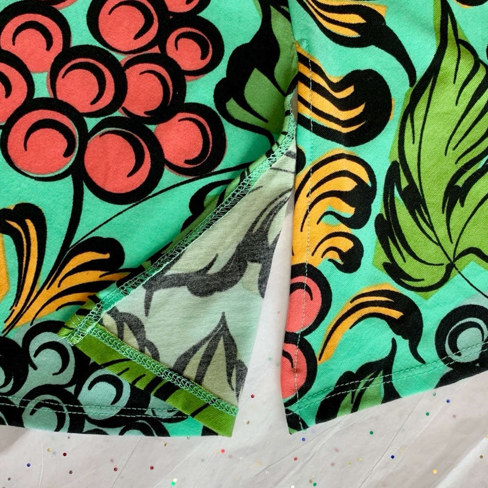 LuLaRoe mint background with grapes 🍇 3XL - Picture 5 of 5